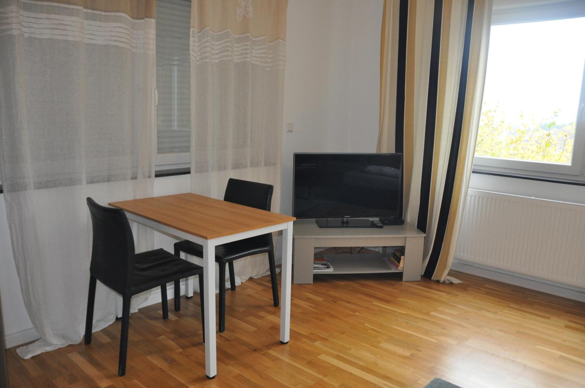 מרבורג Geraeumige 2-Z Wohnung Im Gruenen, Garten, Terrasse, Ruhig, Natur, Phantastischer Blick! מראה חיצוני תמונה